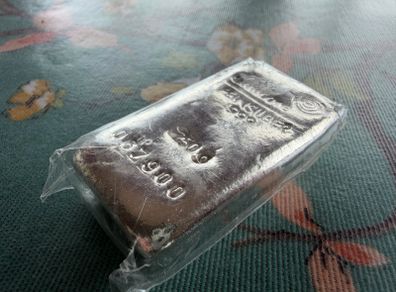 250g silver Umicore bar 999