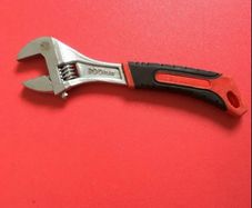 Adjustable spanner