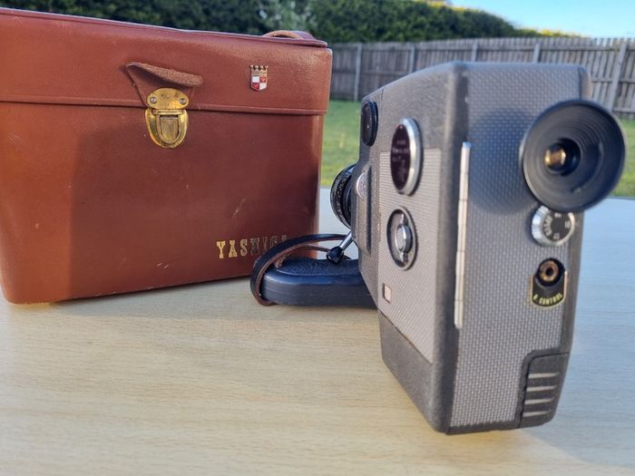 Vintage Yashica U-matic CaS Movie Camera