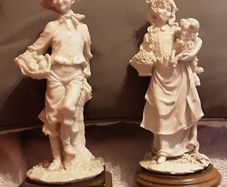 two nice figurines, ( m 1 )