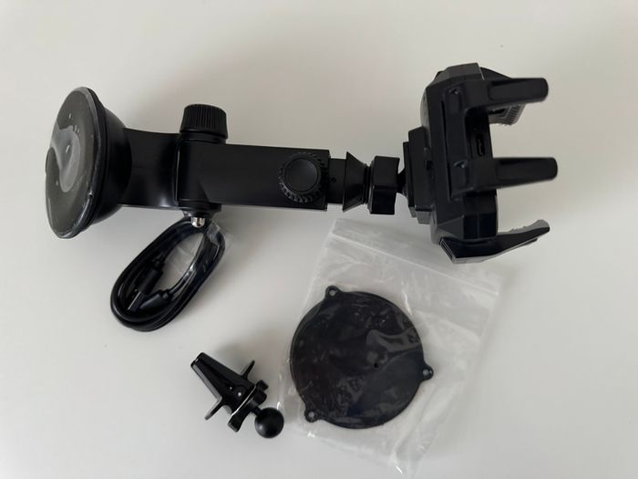 Universal wireless car mobile holder and charger