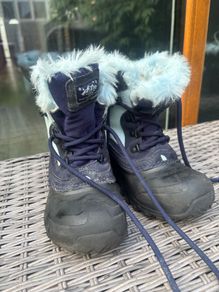 Snow boots