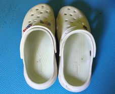 crocs