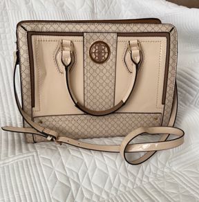 River island hand bag