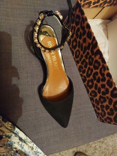 River Island size 4 wide fit suede feel dressy shoe rrp 55 euro