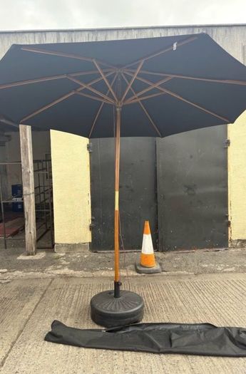 Diameter 3m Solid hardwood Garden Parasol with heavy-duty Base
