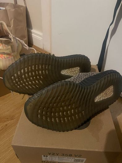 Yeezy 350 original in box