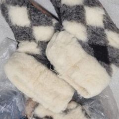 indoor slippers