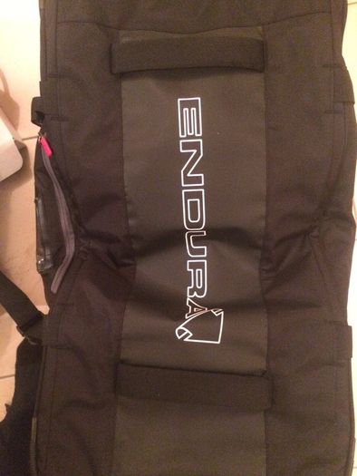 Endura cycling Rolling case with compartments
