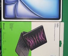 ipad air M3 13inch with keyboard