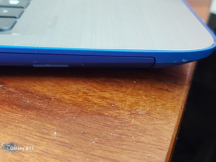 HP Pavilion 15.6 inch Laptop, Blue, Intel Core i3-5157U, 2.5GHz, 8GB Ram, 1 Terrabyte HDD, Windows 10, Microsoft Edge, Opera, Firefox, avast, VLC