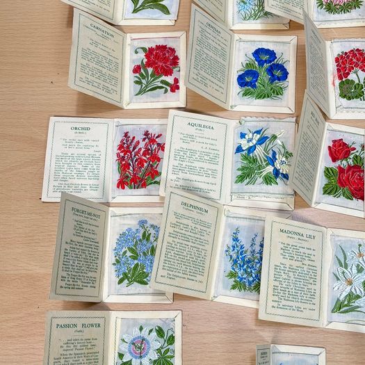 Kensitas Medium Silk Cigarette Cards Flowers 1934 - 31 Medium and 4 Small