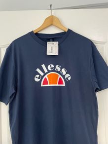 BNWT Men's T-shirt (Large)