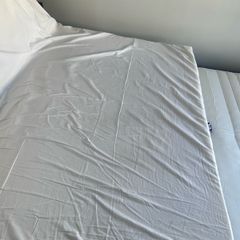 2 Memory foam mattress toppers (40 euros each)