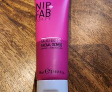 Nip + Fab salicylic fix facial scrub 75ml