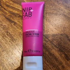 Nip + Fab salicylic fix facial scrub 75ml