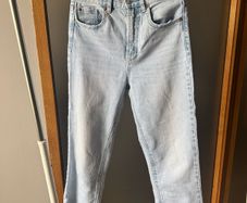 Stradivarius Straight Fit Blue jeans - Size 36
