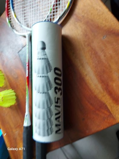 Senston Armor Badminton set, 2 Rackets and Tube of shuttlecocks, in lovely case