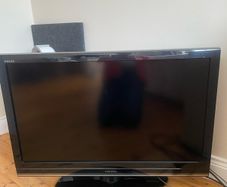 32 inch Toshiba TV/Not Smart TV