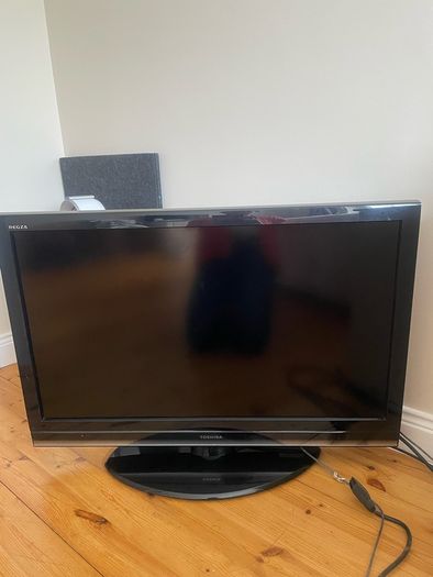 32 inch Toshiba TV/Not Smart TV
