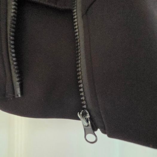 Black Kinga Wear cropped zip up athletic jacket, size 10
