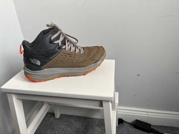 North Face size 9 Leather Walking Boots