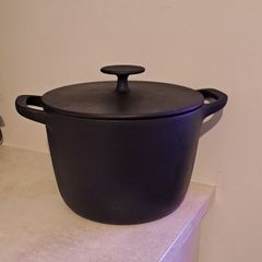 Cast Iron Pot with Lid 5LT