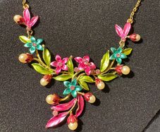 vintage flower necklace
