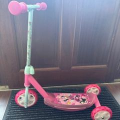 Minnie Mouse scooter