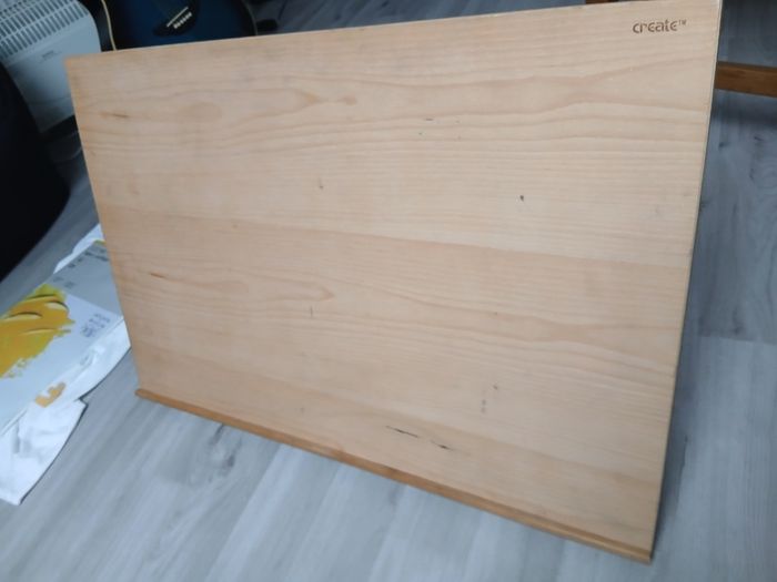 Desk top easel
