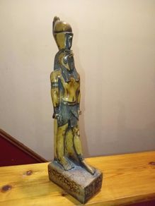 egyptian statue