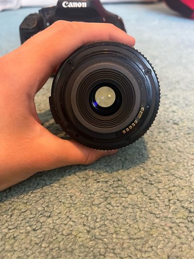 Canon EOS 600D + Canon EF-s 18-55mm lens