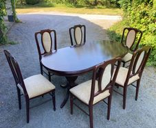 Extendible Dining Table and Chairs