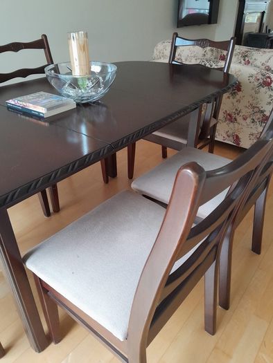 Mahogony Dining Table & Chairs