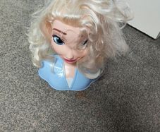 frozen doll hairdresser