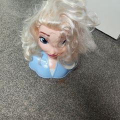 frozen doll hairdresser