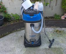 Wet dry vacuum
