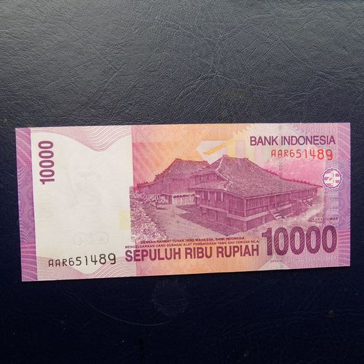 Indonesia 2005,10,000 Rupia Banknote.unc.