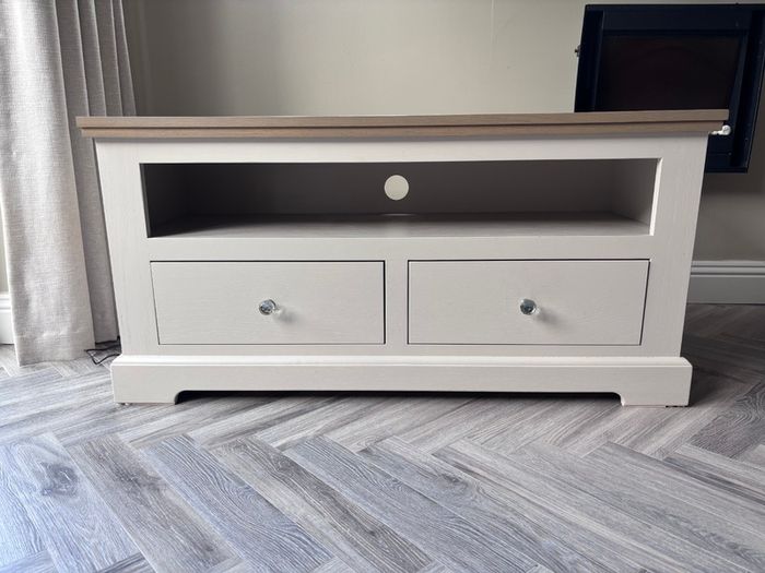 Tv unit