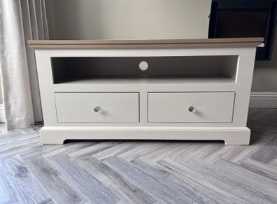 Tv unit