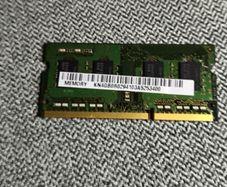 4GB Samsung PC3L-12800S DDR3L SODIMM memory module.