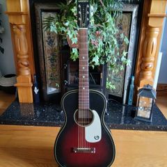 Gretsch G9500 2SB Parlor Guitar and carry bag