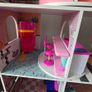 LOL Dolls House, accessories and 2 cars Image 6