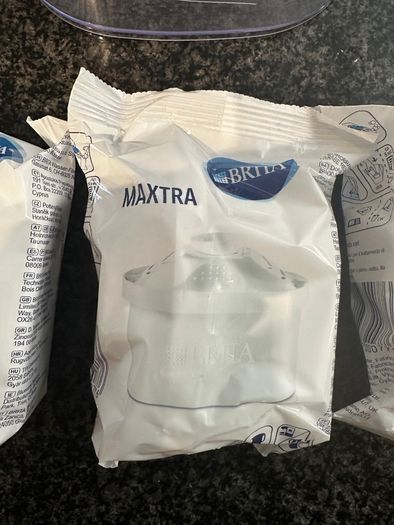 Brita water filter + 3 Maxtra filters