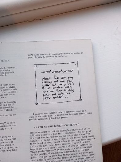 The folksiger's Guitar guide songs book/instruction manual by Jerry silveman