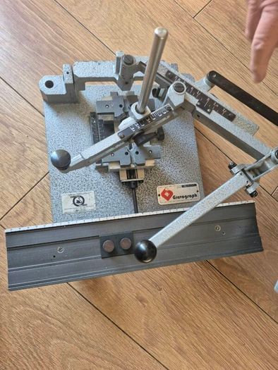 GravoGraph Engraving Machine