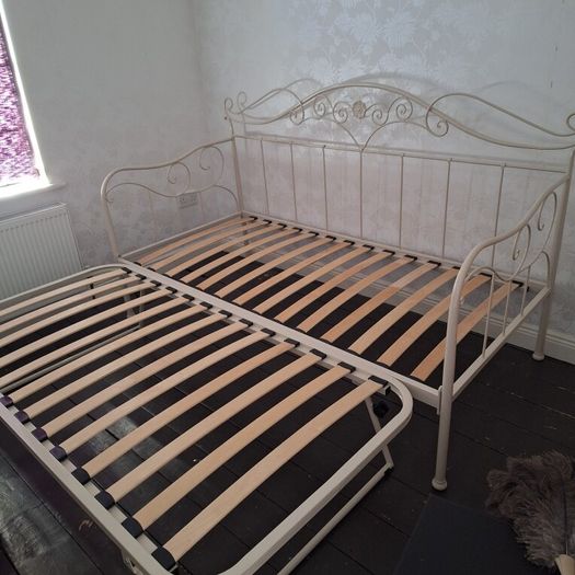 Laura Ashley Day Bed