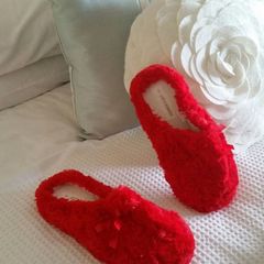 Red slippers - Size 4