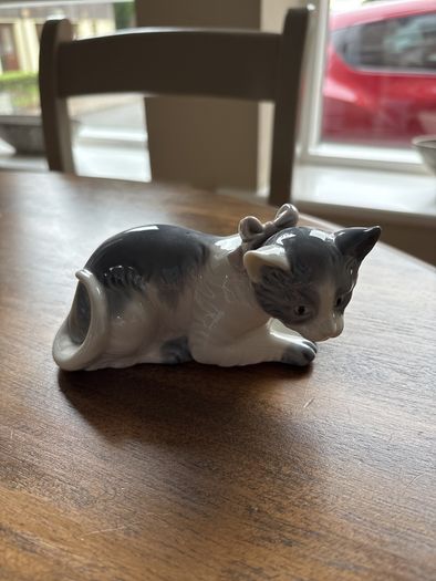 LLADRO NEO kitten figurine