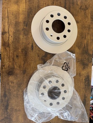 Bosch Rear Brake Discs (Set of 2) New, Unused